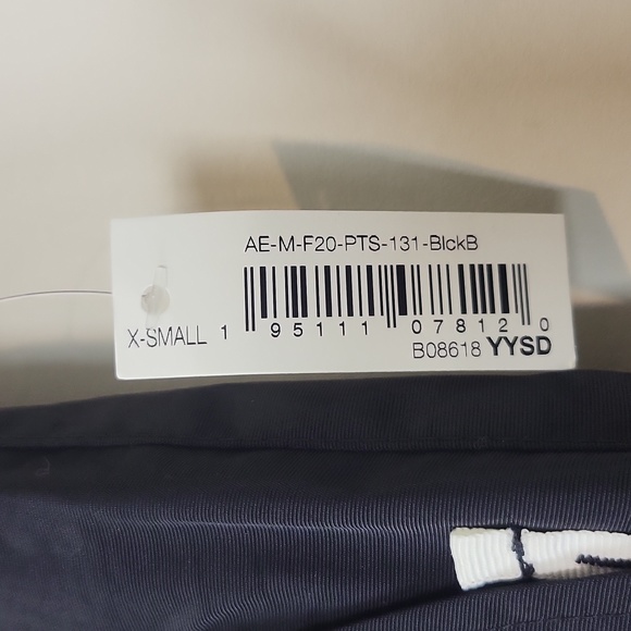 AMAZON ESSENTIALS Black Water-Resistant Insulated Snow Pants - Picture 2 of 14